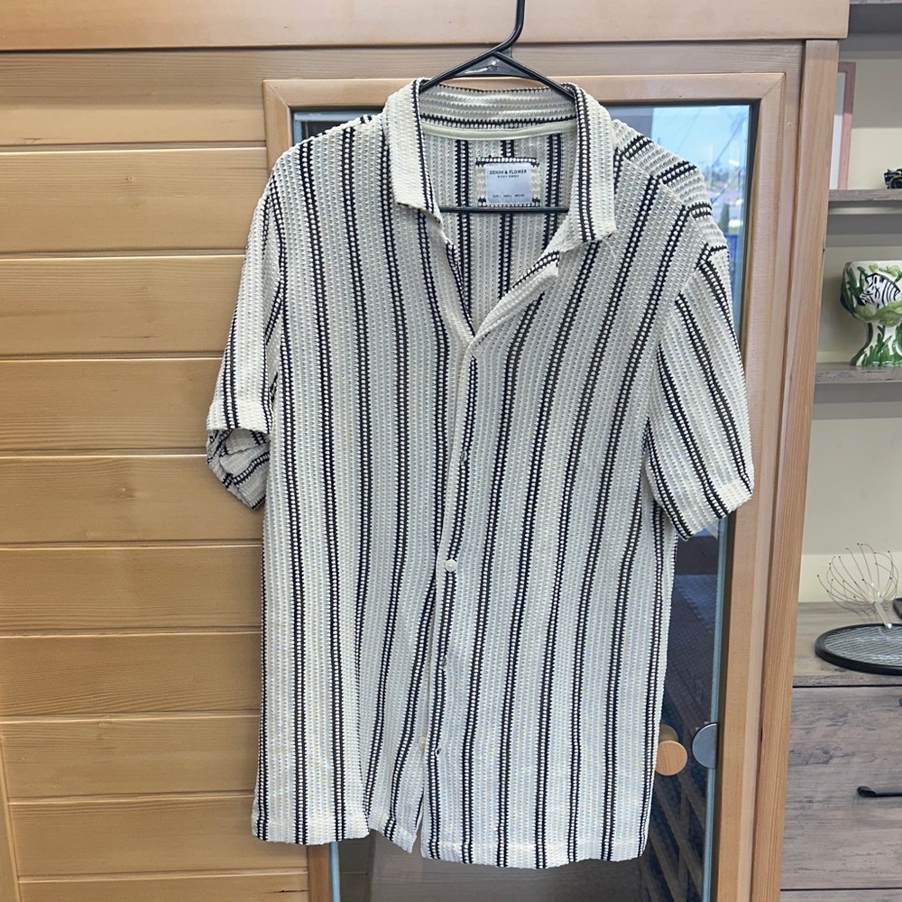 Denim & Flower Black and White Striped Casual Shirt